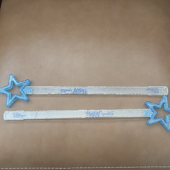 2 for $10-Disney Wish Star Wand - Picture 2 of 3